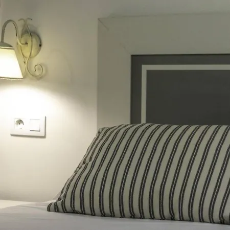 Casco Viejo, Tranvia, Metro, A Pie