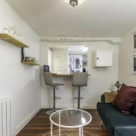 Casco Viejo, Tranvia, Metro, A Pie アパート *