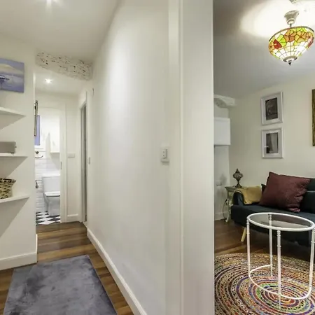 Casco Viejo, Tranvía, Metro, A Pie * Bilbau