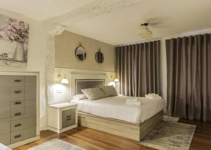 Casco Viejo, Tranvia, Metro, A Pie Apartment *